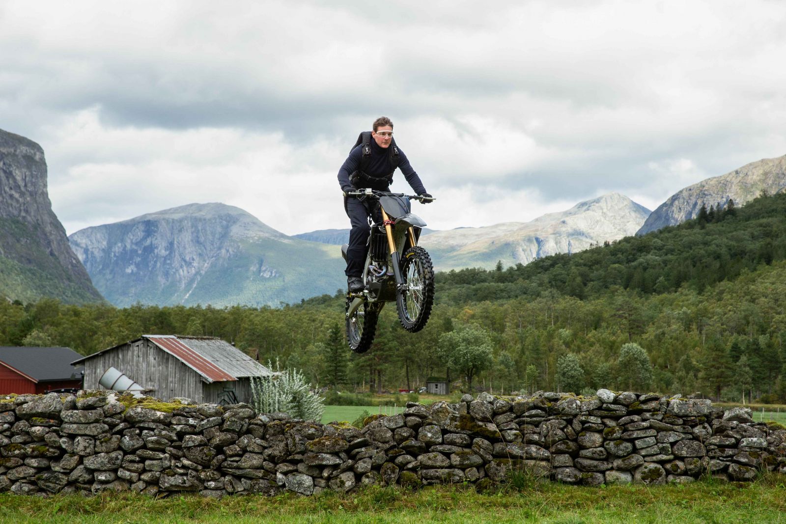 專題∣《不可能的任務：致命清算第一章》結局詳解：伊森杭特讓自己陷入僵局？｜ez訂｜影評文章